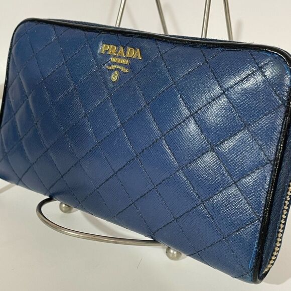 Authentic Prada Quilted Diamond Stitch Zippy Wallet - Picture 6 of 16